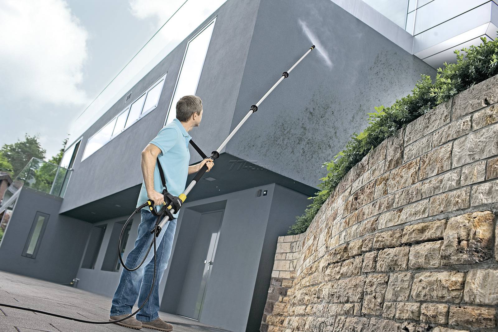 Мытьё фасадов зданий: особенности оборудования и моющих средств