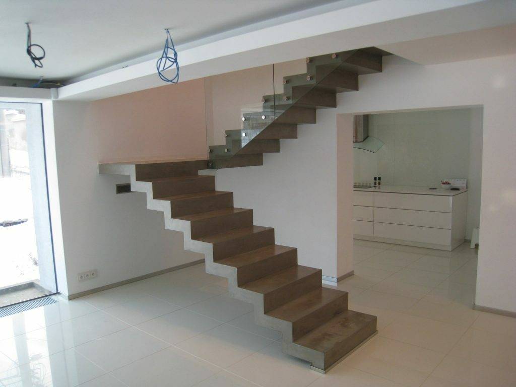 Дизайн бетонной лестницы в дом: как выбрать