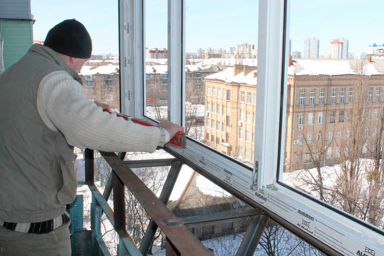 Как остеклить балкон своими руками: выбираем, чем и как правильно остеклить балкон