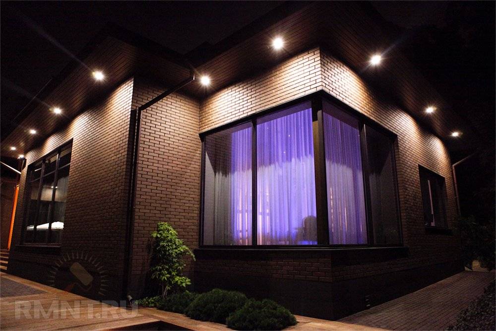 Архитектурная подсветка фасада частного дома