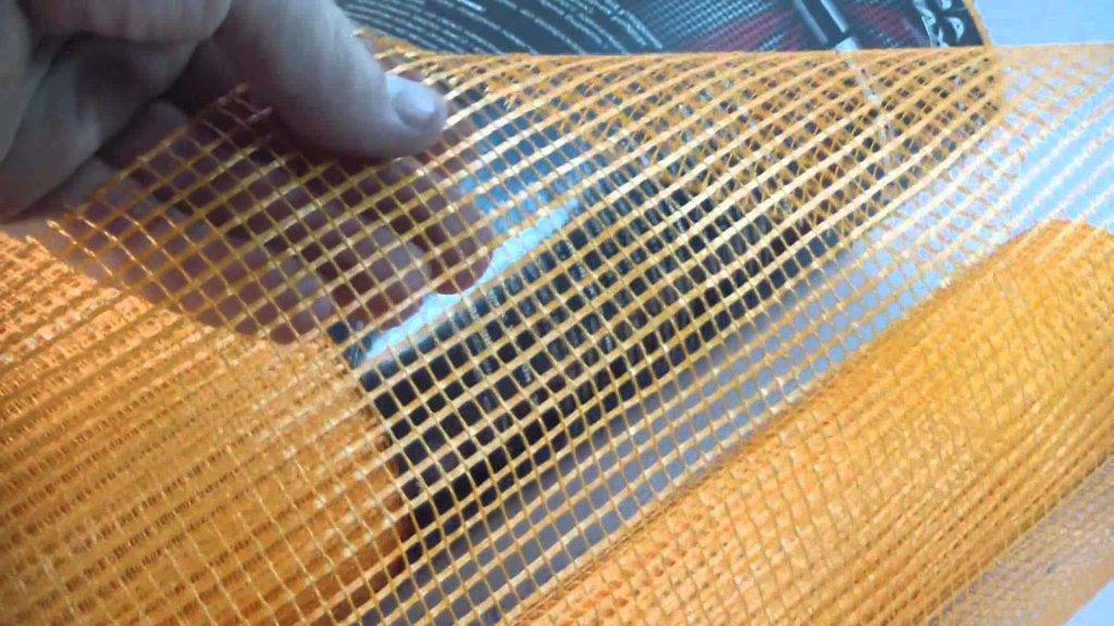 Монтаж фасадной стеклотканевой сетки: виды, преимущества штукатурной стеклосетки, монтаж