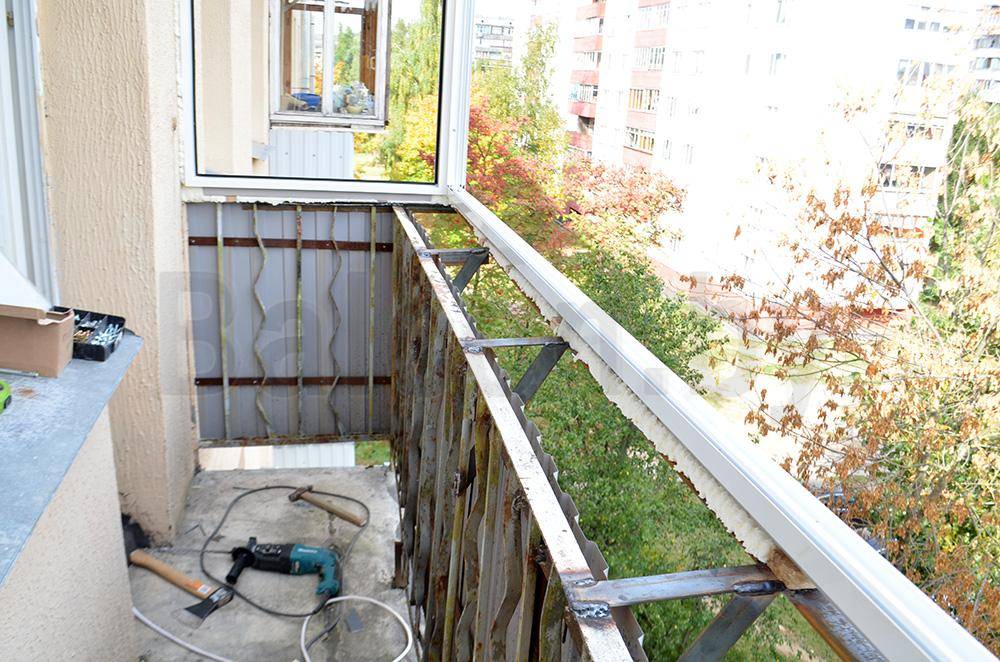 Как остеклить балкон своими руками – как выполнить правильно