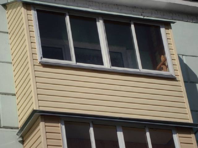 Отделка балкона сайдингом своими руками: пошаговая инструкция