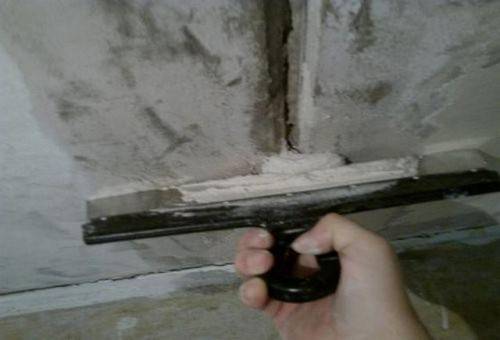 Как заделать швы на потолке: чем прикрепить шведскую стенку, монтаж бесшовного потолка своими руками, фото, видео
