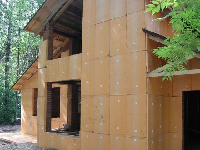 Утепление деревянного дома снаружи пеноплексом своими руками