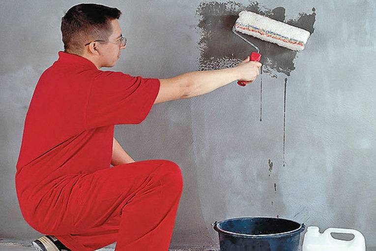 Нужно ли грунтовать стены перед штукатуркой, чем лучше обрабатывать?