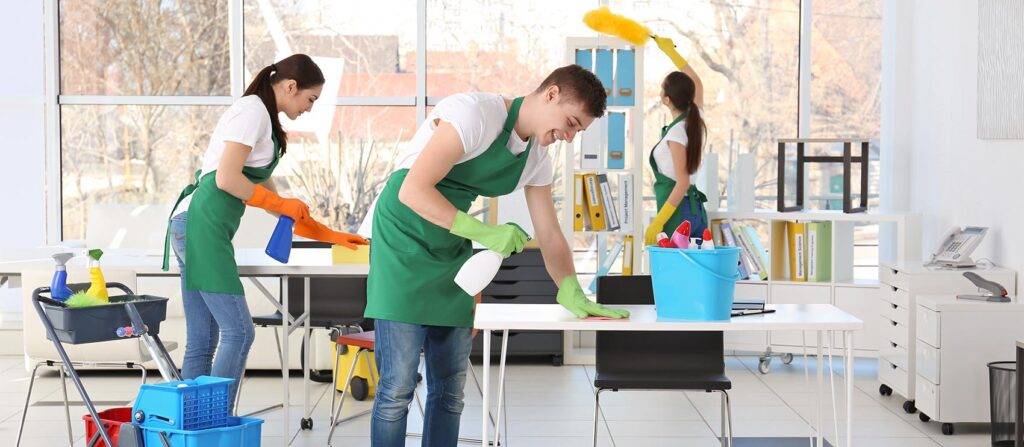 Оборудование для мытья окон и фасадов домов на высоте: аппараты для чистки