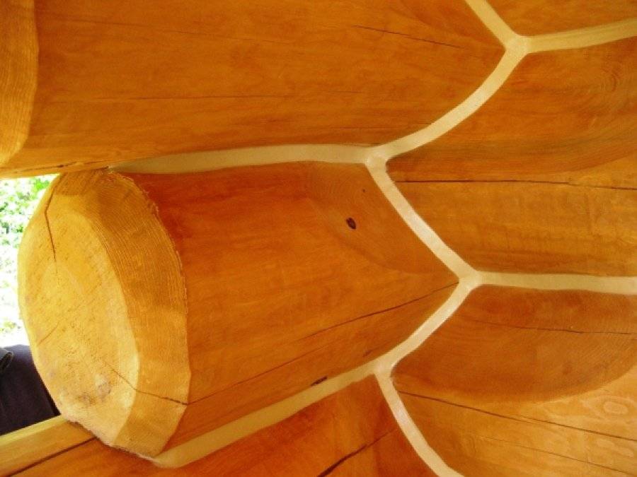 Каким герметиком заделать швы и трещины в деревянном срубе?
