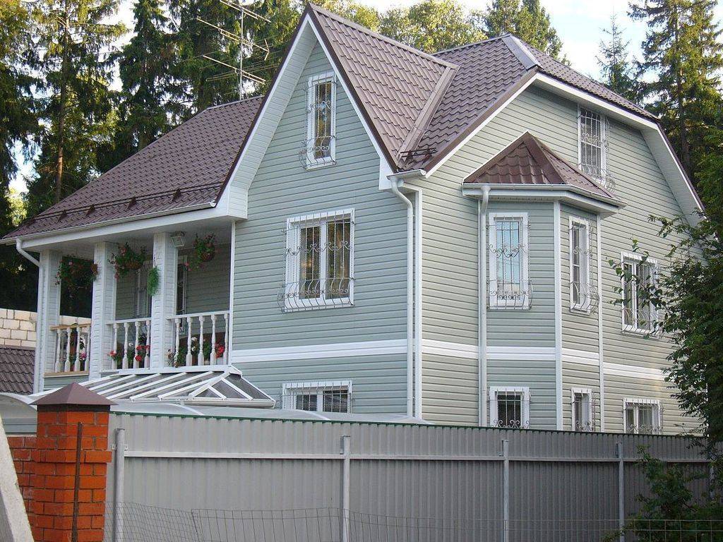 Дома с сайдингом фото с коричневой крышей фото