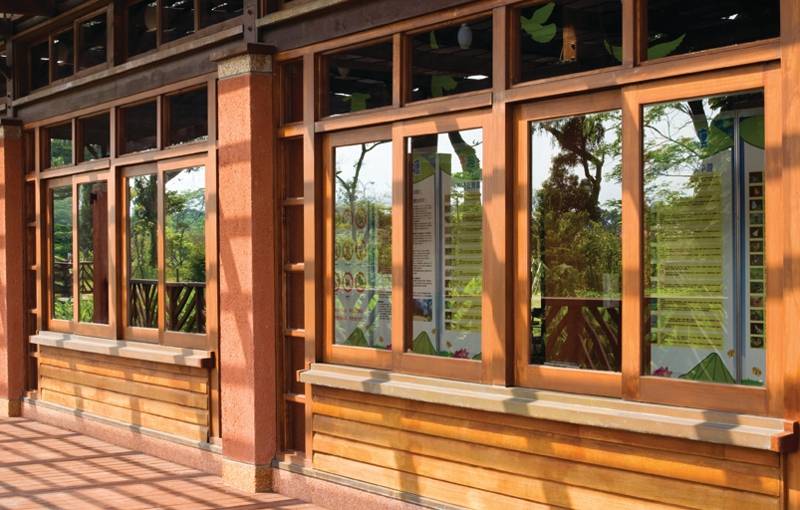 Как сделать окна для веранды и террасы на дачу и в частный дом? какие выбрать деревянные или пластиковые? обзор и советы +видео
