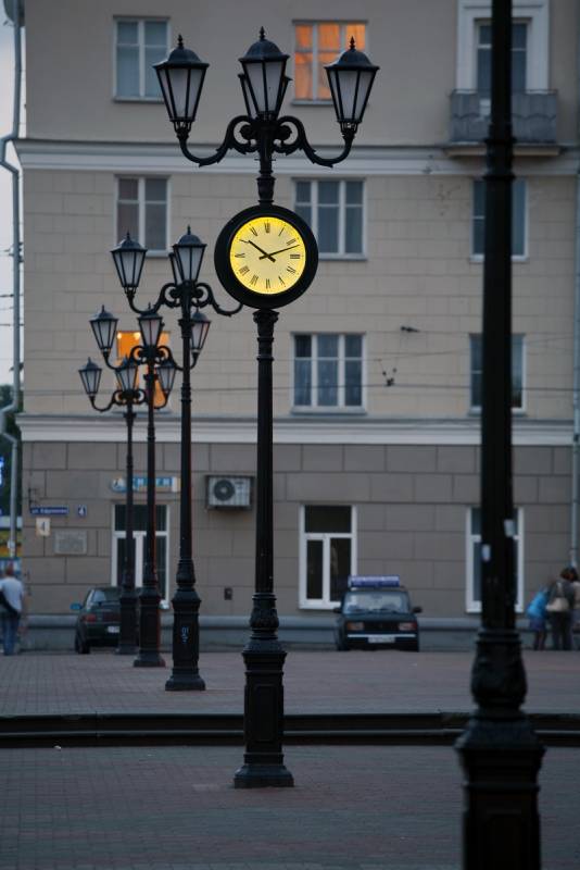 Фасадные уличные часы – украшение делового города
