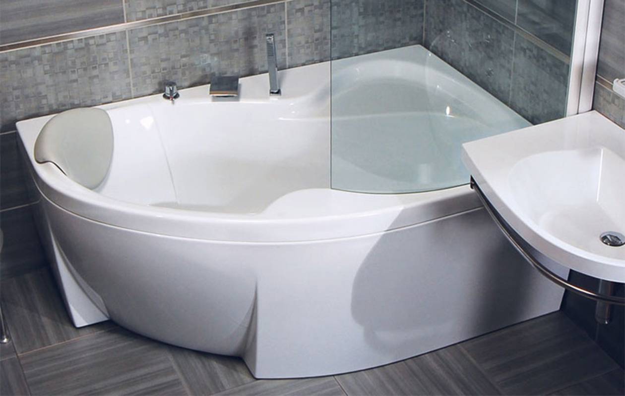 Выбор угловой или асимметричной акриловой ванны: характеристики и сравнение