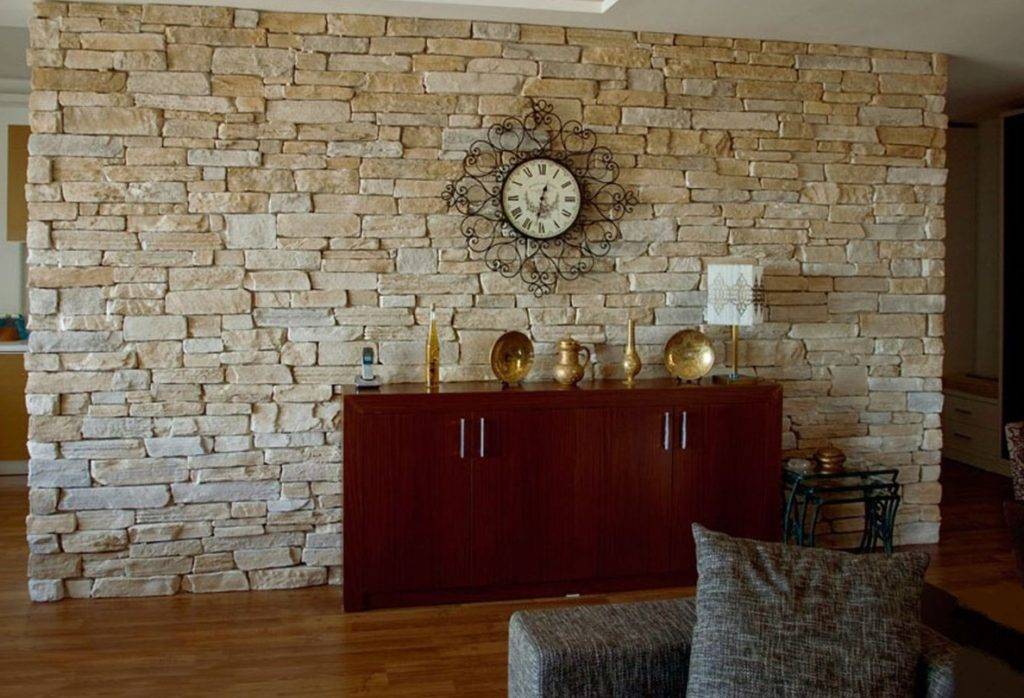 Отделка стены под кирпич: кирпичная имитация стен своими руками или варианты дизайна с декорированием плитки из гипса, пластика или дерева внутри помещения для спальни, коридора