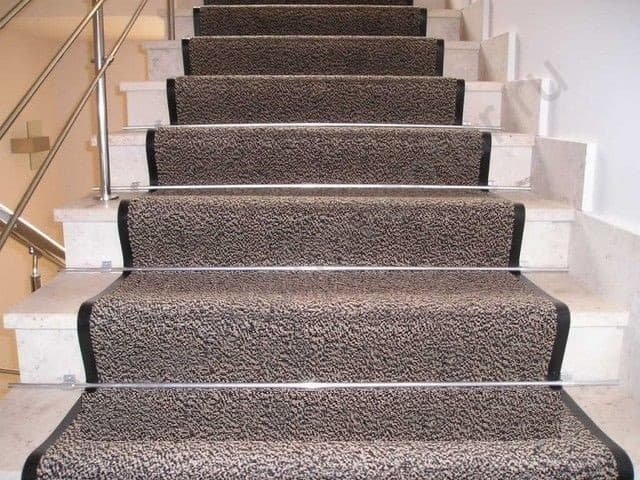 Накладки на ступени лестницы из ковролина: выбираем накладки из ковролина и ковровые для деревянной лестницы | file-don.ru