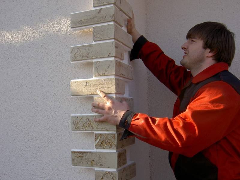 Как выбрать фасадный камень для наружной отделки дома