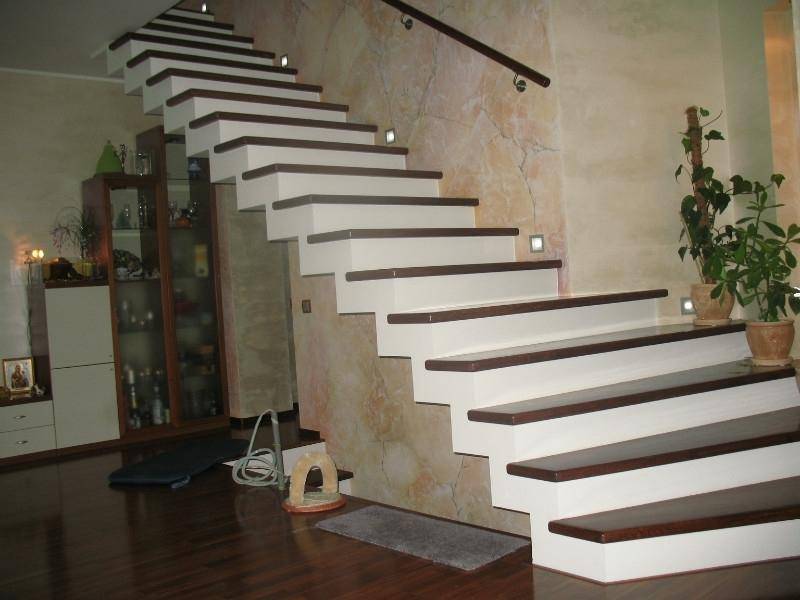 Бетонная лестница в частном доме своими руками