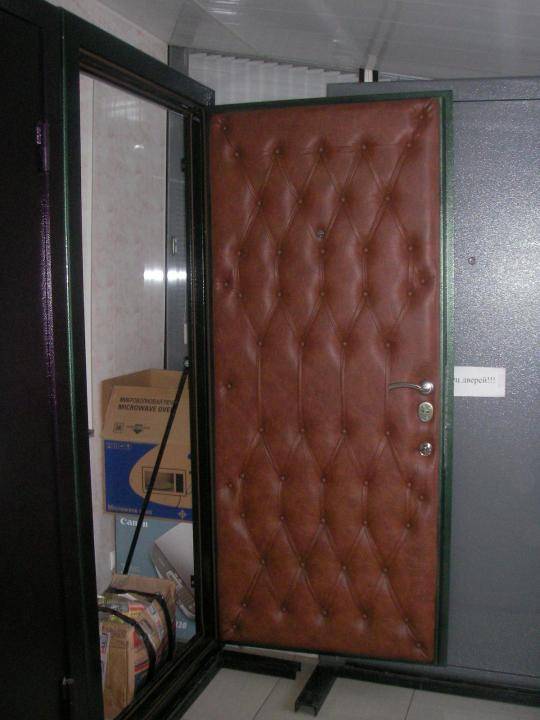 Утепление входной двери в частном доме — материалы для теплоизоляции. как утеплить металлическую входную дверь изнутри пенопластом и другими материалами