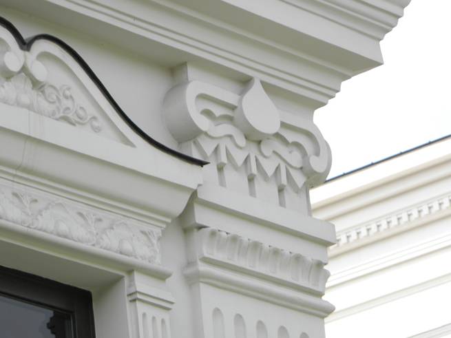 Фасадный декор из пенопласта с покрытием - отделка