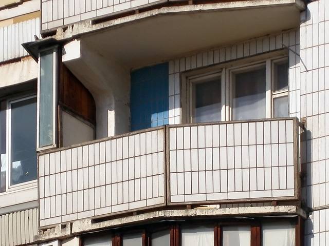 Балконы и лоджии в домах серий п-44, п-44т (примеры ремонта)
