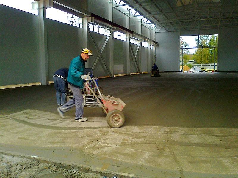 Топпинг для бетона: что это такое за покрытие, зачем нужна упрочняющая смесь