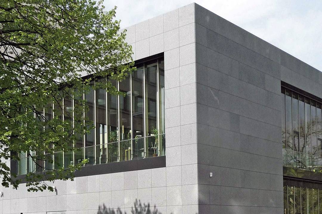 Облицовка фасада керамогранитом: виды керамической плитки, обзор производителей, технологии укладки
