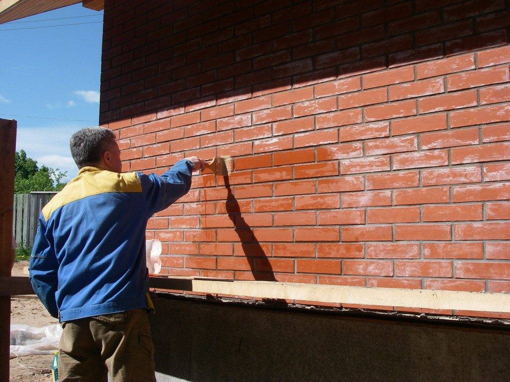 Как убрать высолы на кирпиче своими руками