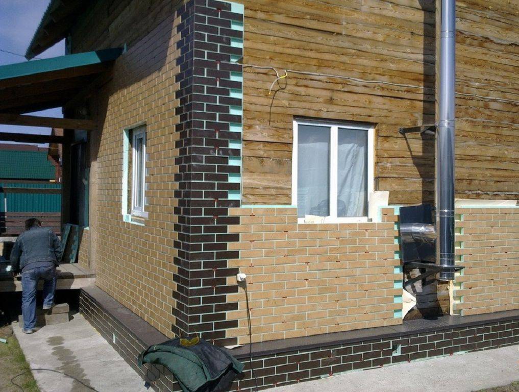 Плюсы и минусы фасадных панелей с утеплителем