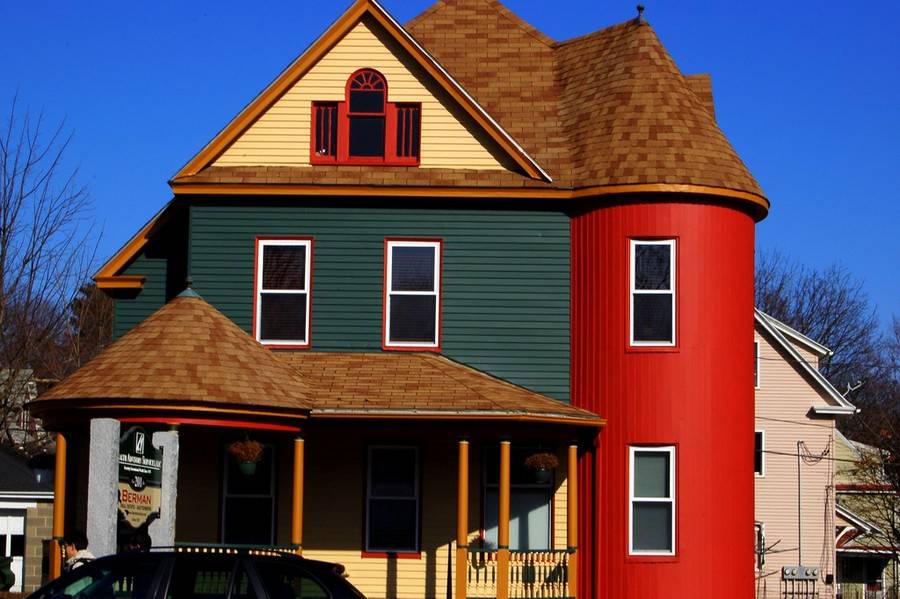 Покраска деревянного дома снаружи - технология выполнения работ